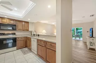 4207 Bowling Green Cir, Sarasota, FL 34233 - Photo 8