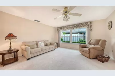 4207 Bowling Green Circle, Sarasota, FL 34233 - Photo 4