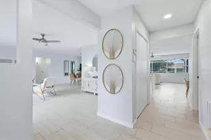 1010 Malibu Ct, Venice, FL 34293 - Photo 4