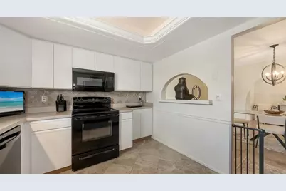 6717 Roxbury Drive, Sarasota, FL 34231 - Photo 10
