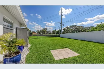 6717 Roxbury Drive, Sarasota, FL 34231 - Photo 36