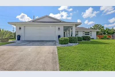 6717 Roxbury Drive, Sarasota, FL 34231 - Photo 2