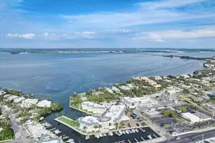 5325 Marina Dr, Holmes Beach, FL 34217 - Photo 32