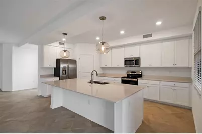 5703 N Honore Avenue #511, Sarasota, FL 34243 - Photo 8