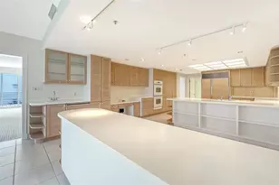 2550 Harbourside Dr, Longboat Key, FL 34228 - Photo 22