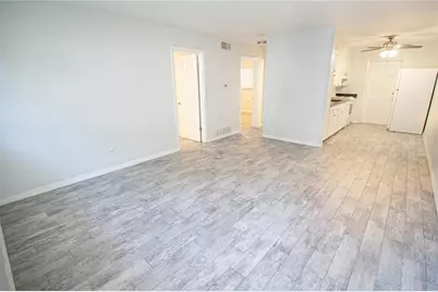 6377 Gateway Avenue, Sarasota, FL 34231 - Photo 2