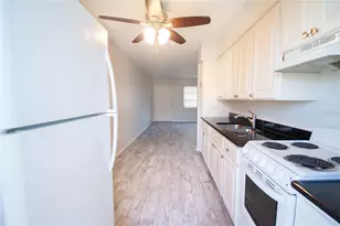 6377 Gateway Ave, Sarasota, FL 34231 - Photo 6
