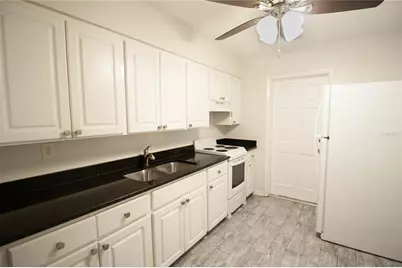 6377 Gateway Avenue, Sarasota, FL 34231 - Photo 4