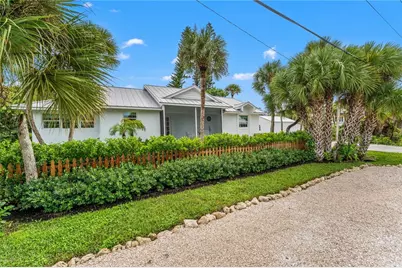 4095 N Beach Road, Englewood, FL 34223 - Photo 2