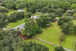 7402 Castle Dr, Sarasota, FL 34240 - Photo 52