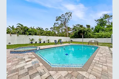 2501 32nd Avenue W, Bradenton, FL 34205 - Photo 2