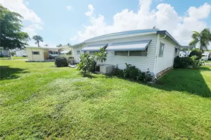 5317 Chateau Ln, Bradenton, FL 34207 - Photo 32