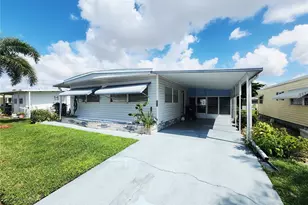 5317 Chateau Ln, Bradenton, FL 34207 - Photo 2