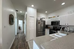 3815 Parkridge Cir, Sarasota, FL 34243 - Photo 2
