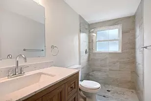 2610 Regatta Dr, Sarasota, FL 34231 - Photo 32