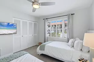 1640 Stickney Point Rd, Sarasota, FL 34231 - Photo 20