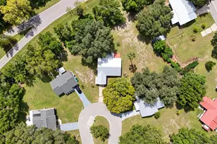 2009 Mariner Ct, Labelle, FL 33935 - Photo 2