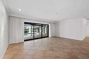 6945 Country Lakes Cir, Sarasota, FL 34243 - Photo 8