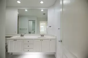 8876 Estepona Ct, Sarasota, FL 34238 - Photo 42