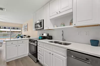 5830 Midnight Pass Road #8, Sarasota, FL 34242 - Photo 8