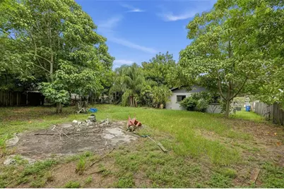 2219 11th Avenue W, Bradenton, FL 34205 - Photo 2