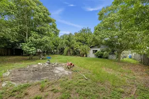 2219 11th Ave W, Bradenton, FL 34205 - Photo 2