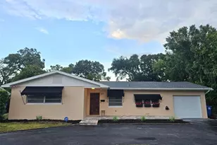 829 68th Ave S, Saint Petersburg, FL 33705 - Photo 2