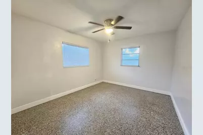 829 68th Avenue S, Saint Petersburg, FL 33705 - Photo 14