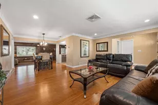 3323 Springmill Cir, Sarasota, FL 34239 - Photo 10