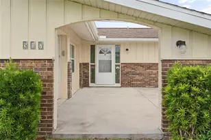 517 Peach St, Venice, FL 34285 - Photo 4