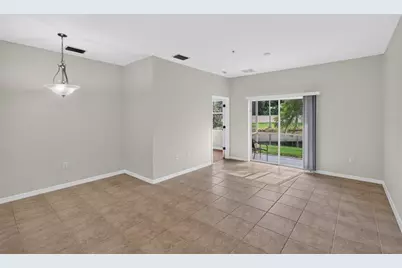 3707 Parkridge Circle #7-106, Sarasota, FL 34243 - Photo 6