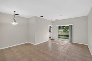 3707 Parkridge Cir, Sarasota, FL 34243 - Photo 6