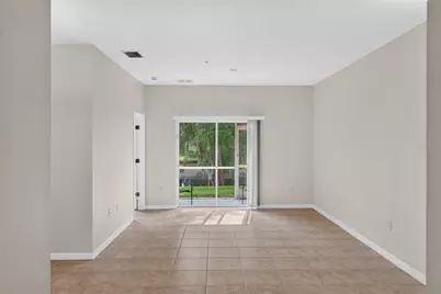 3707 Parkridge Circle #7-106, Sarasota, FL 34243 - Photo 8