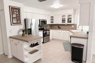 470 Rubens Dr E, Nokomis, FL 34275 - Photo 4