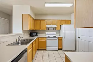 1195 Villagio Cir, Sarasota, FL 34237 - Photo 12