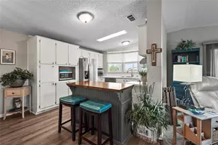 8470 Imperial Cir, Palmetto, FL 34221 - Photo 10