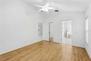 2147 Wasatch Dr, Sarasota, FL 34235 - Photo 18