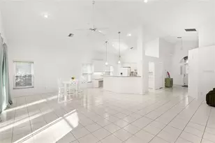 2147 Wasatch Dr, Sarasota, FL 34235 - Photo 10
