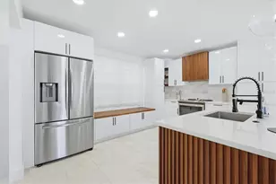 605 Sutton Pl, Longboat Key, FL 34228 - Photo 6