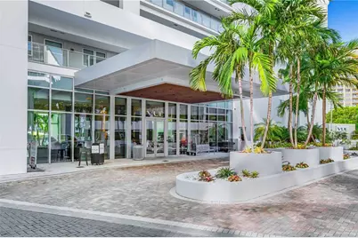 1155 N Gulfstream Avenue #208, Sarasota, FL 34236 - Photo 2