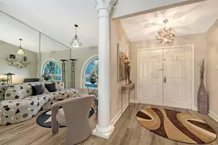 7975 Monticello Ln, Sarasota, FL 34243 - Photo 10