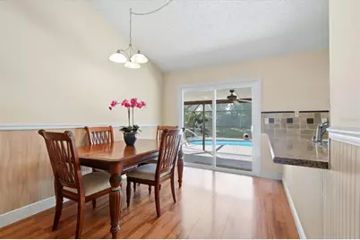 4006 75th Terrace E, Sarasota, FL 34243 - Photo 10