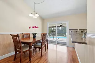 4006 75th Terrace E, Sarasota, FL 34243 - Photo 10