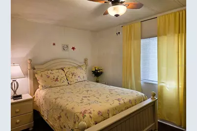 3309 Oakwood Boulevard N, Sarasota, FL 34237 - Photo 16