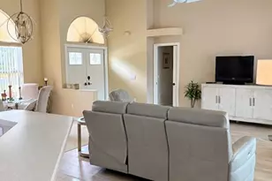 393 Vista Wood Dr, Venice, FL 34293 - Photo 12