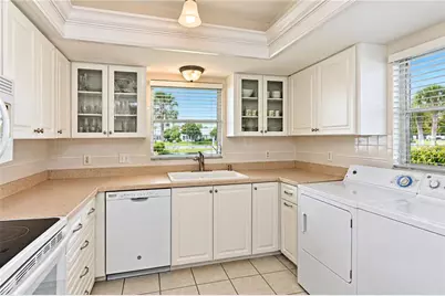 4605 Lexington Circle, Bradenton, FL 34210 - Photo 10
