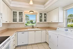 4605 Lexington Cir, Bradenton, FL 34210 - Photo 10