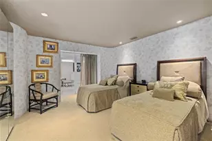 1749 Sandalwood Dr, Sarasota, FL 34231 - Photo 30