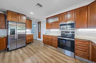 3372 Webber St, Sarasota, FL 34239 - Photo 6