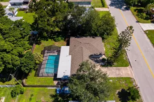 5706 8th Ave Dr W, Bradenton, FL 34209 - Photo 4